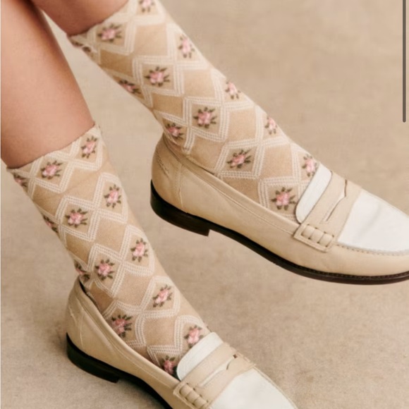 ISO Sezane Julia socks - Picture 2 of 3